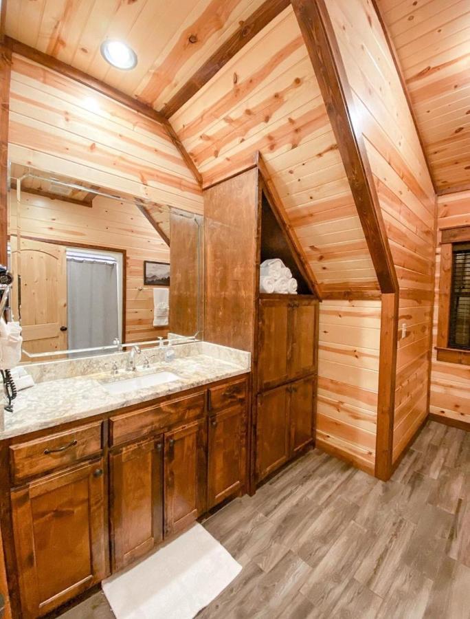 Stone Mountain Lodge 5000Sqft 6 Bed Game Room Pool Table Hot Tub ブロークン・ボウ エクステリア 写真