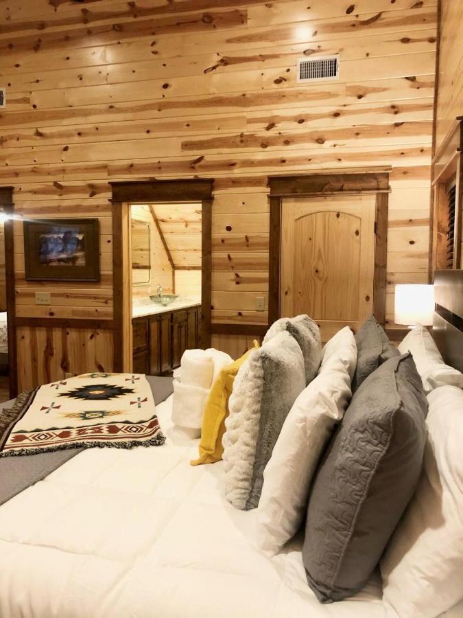 Stone Mountain Lodge 5000Sqft 6 Bed Game Room Pool Table Hot Tub ブロークン・ボウ エクステリア 写真