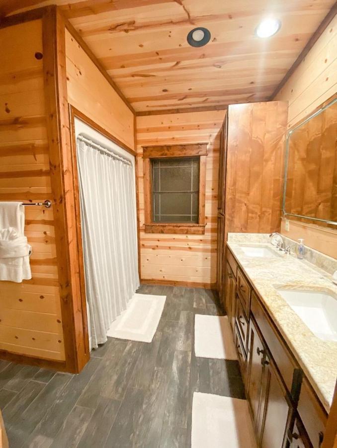 Stone Mountain Lodge 5000Sqft 6 Bed Game Room Pool Table Hot Tub ブロークン・ボウ エクステリア 写真