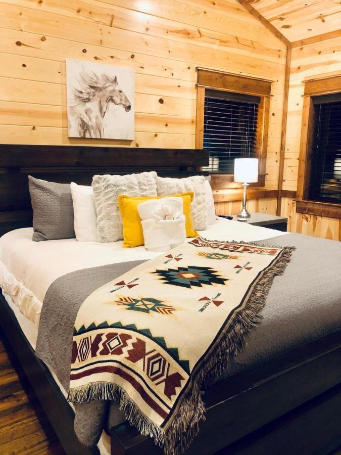 Stone Mountain Lodge 5000Sqft 6 Bed Game Room Pool Table Hot Tub ブロークン・ボウ エクステリア 写真