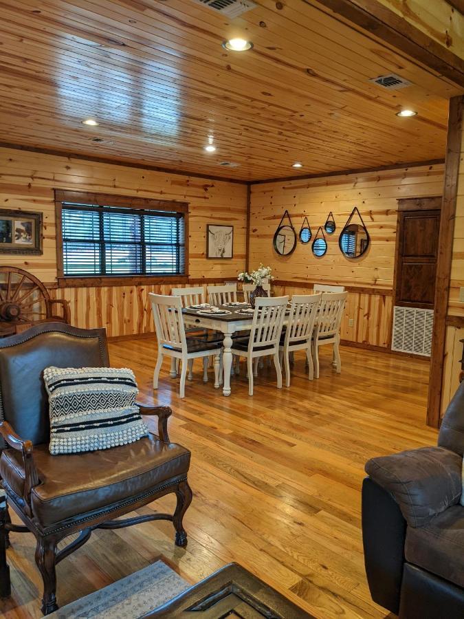 Stone Mountain Lodge 5000Sqft 6 Bed Game Room Pool Table Hot Tub ブロークン・ボウ エクステリア 写真